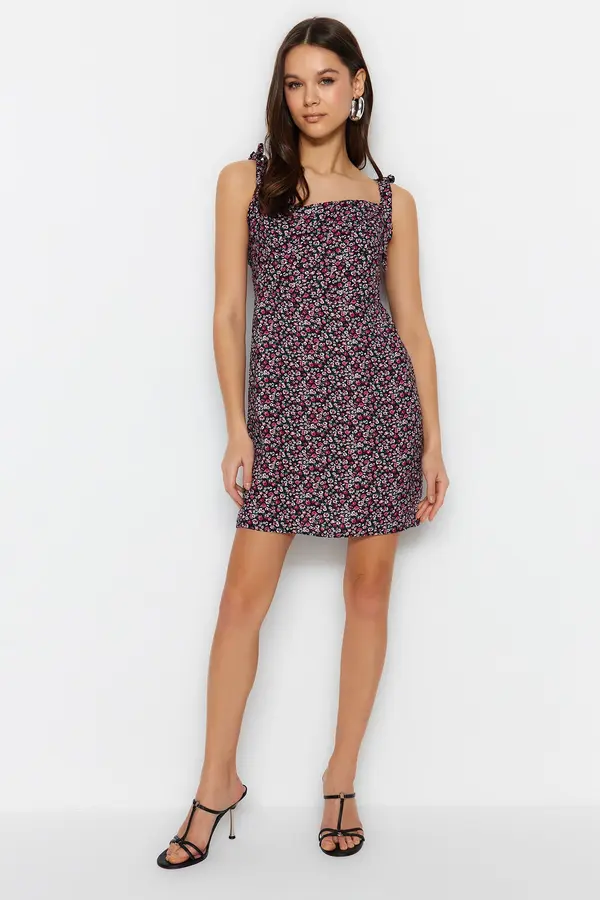 Trendyol Trendyol črna tkana obleka traku A-line