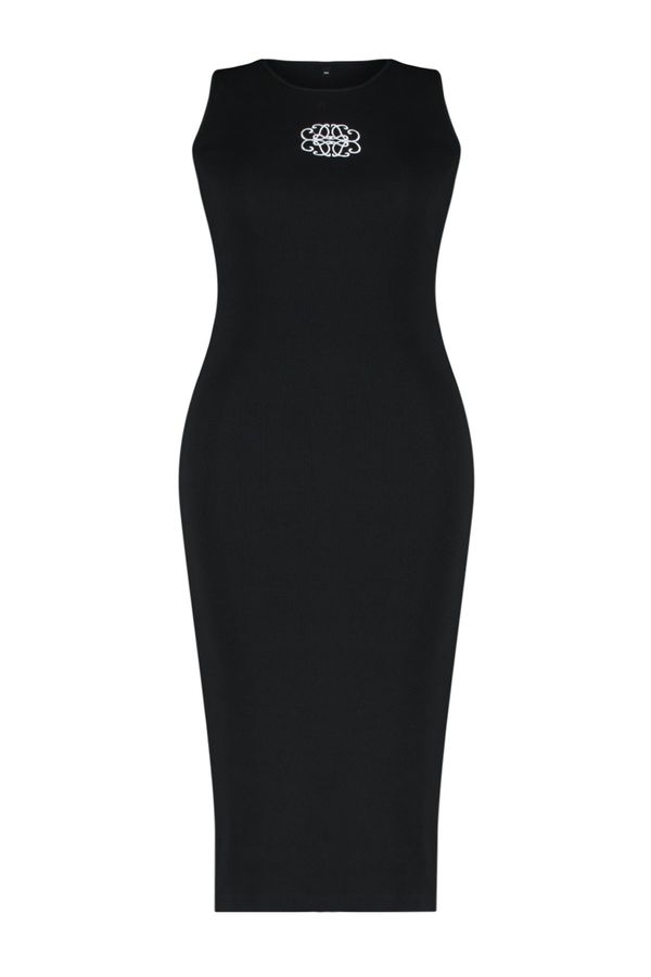 Trendyol Trendyol Curve Black Embroidery Detailed Midi Knitted Dress