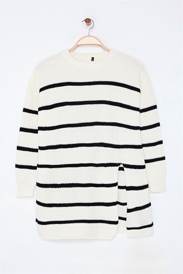 Trendyol Trendyol Curve Ecru Striped Slit Long Knit Sweater