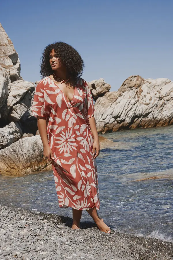 Trendyol Trendyol Curve Multicolored Tropical Patterned Bat Sleeve Midi Length Woven Plus Size Beach Dress