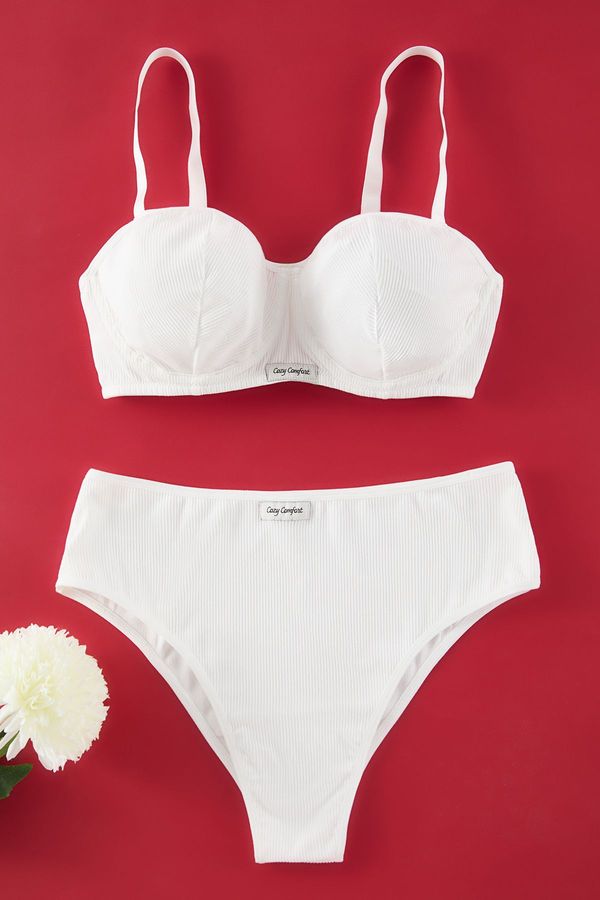 Trendyol Trendyol Curve White Slogan Embroidery Detail Knitting Camisole Plus Size Lingerie Set