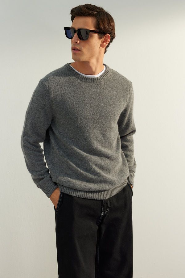 Trendyol Trendyol Dark Gray Regular Fit Crew Neck Woolen Limited Edition Basic Knitwear Sweater