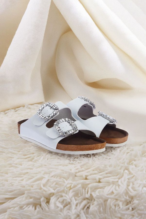 Trendyol Trendyol Double Buckle Women's Slippers with White Stone Accessories