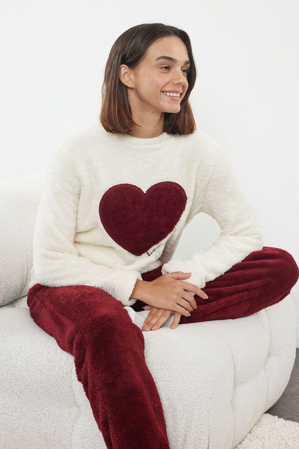 Trendyol Trendyol Ecru-Burgundy Heart Wellsoft Knitted Pajama Set