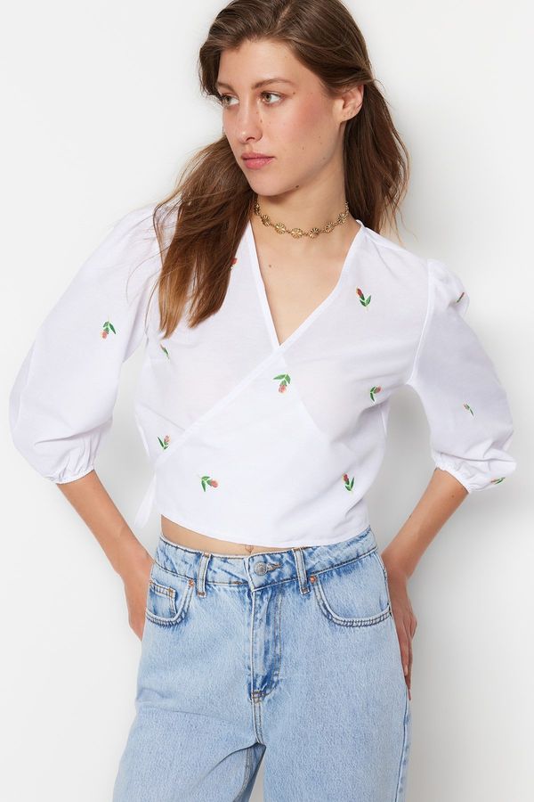 Trendyol Trendyol Ecru Embroidered Double Breasted Woven Blouse