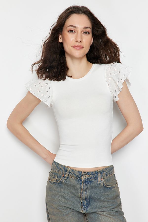 Trendyol Trendyol Ecru Embroidered Fitted Viscose/Soft Fabric Stretch Knitted Blouse