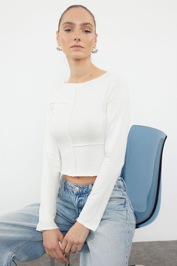 Trendyol Trendyol Ecru Fitted Crop Stretchy Knitted Blouse with Piping Detail