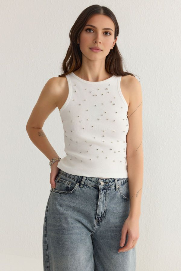 Trendyol Trendyol Ecru Fitted/Body-Sitting Pearl Rhinestone Knitted Undershirt