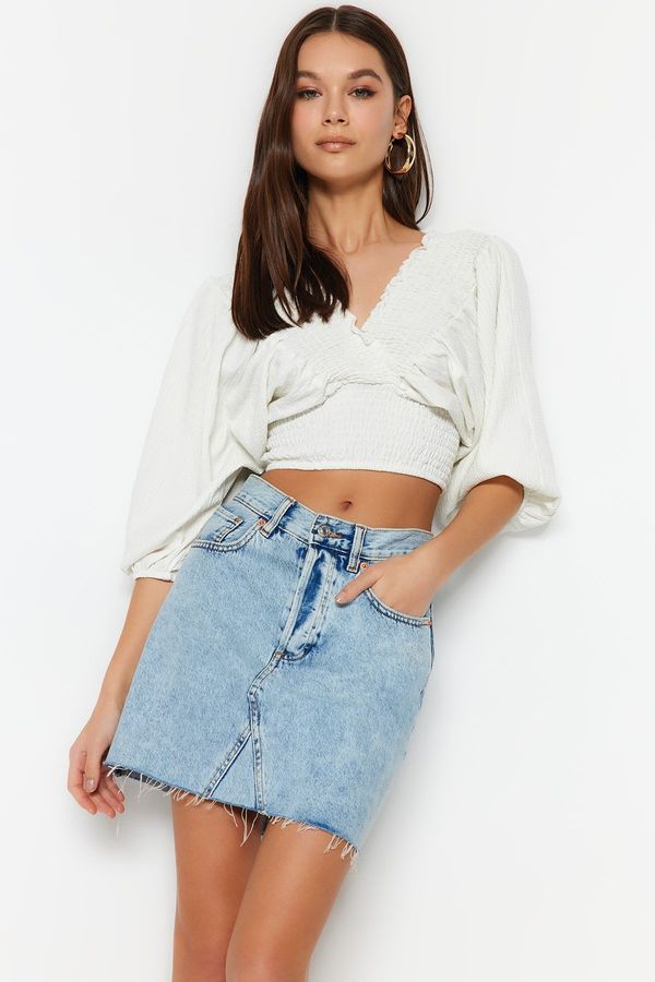 Trendyol Trendyol Ecru Gimped Balloon Sleeve V Neck Crop Knitted Blouse