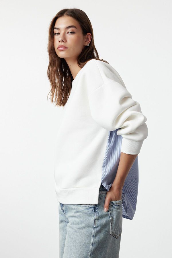 Trendyol Trendyol Ecru Poplin Detailed Oversize/Wide Fit Knitted Sweatshirt