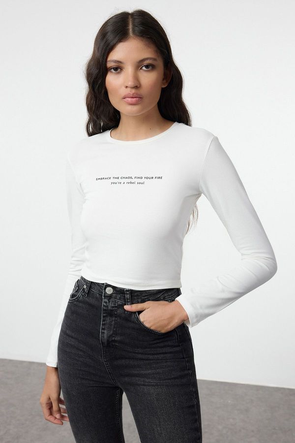 Trendyol Trendyol Ecru Slogan Printed Crop Stretch Knit Blouse