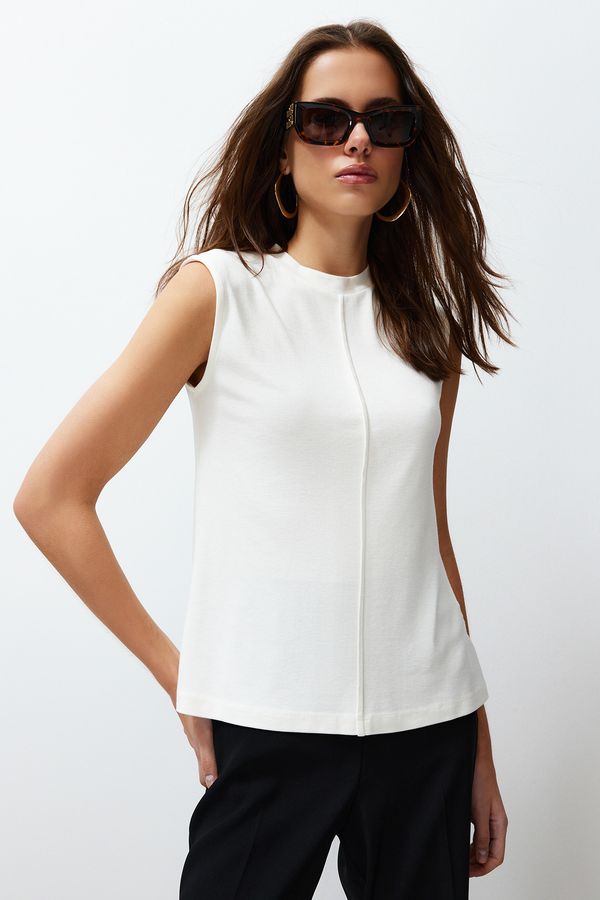 Trendyol Trendyol Ecru Viscose/Soft Fabric Fitted/Sticky Knitted Blouse