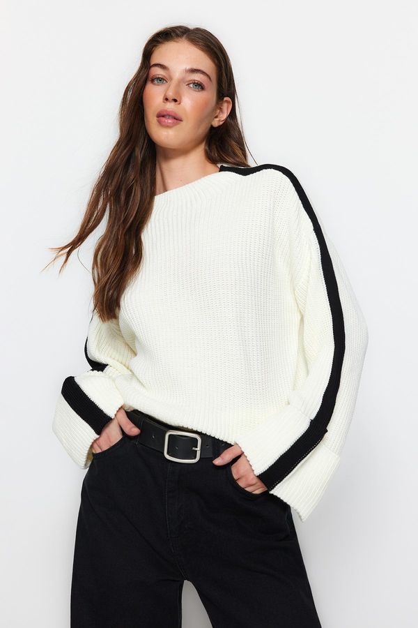 Trendyol Trendyol Ecru Wide Pattern Sleeve Fold Knitwear Sweater