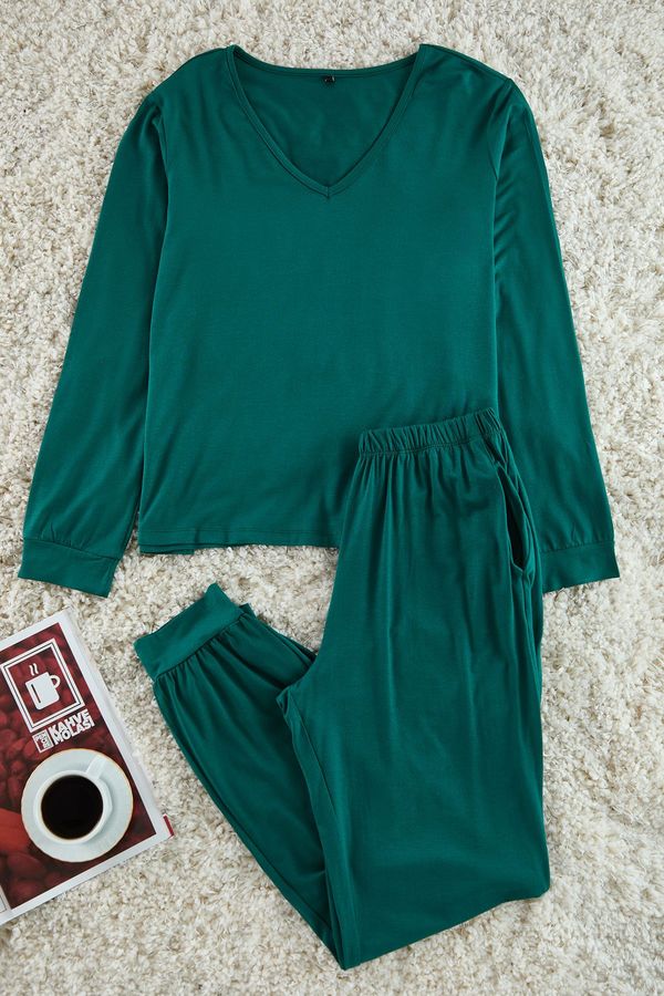 Trendyol Trendyol Emerald Green V-Neck Pocket Detailed Knitted Pajama Set