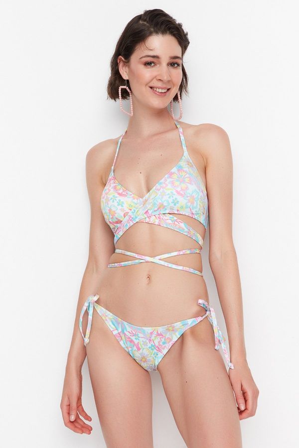 Trendyol Trendyol Floral Pattern Bikini Top With Tie Detailed