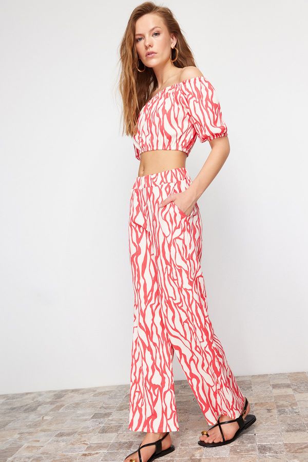 Trendyol Trendyol Fuchsia Printed Carmen Collar Crop Flexible Knitted Top and Bottom Set