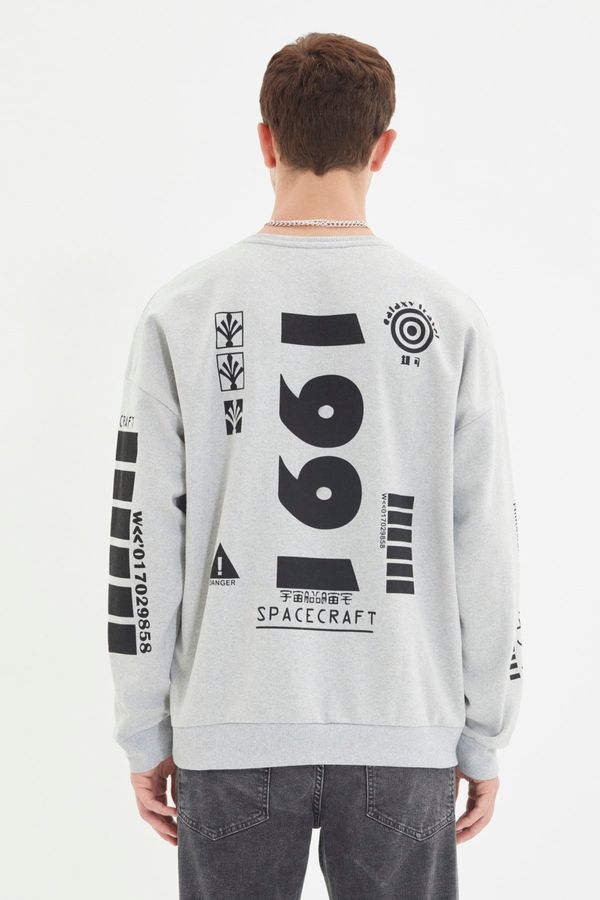 Trendyol Trendyol Gray Back Printed Oversize/Wide Cut Fleece Sweatshirt