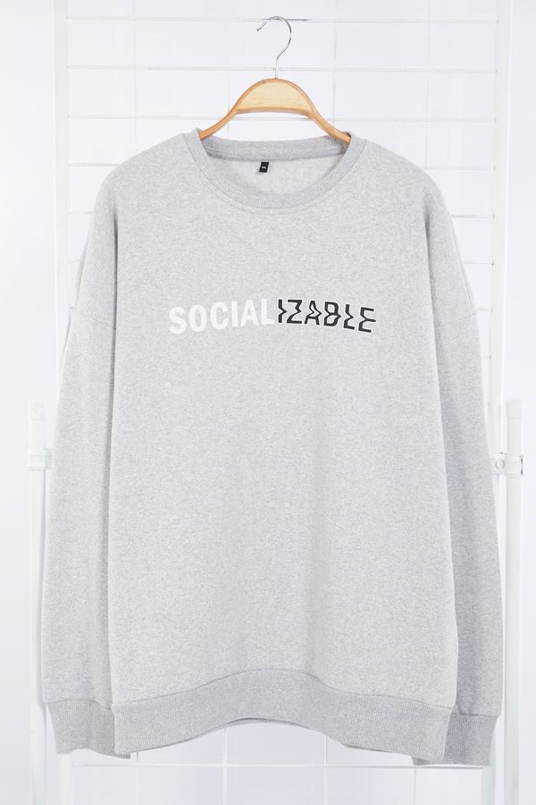 Trendyol Trendyol Gray Oversize/Wide Cut Crew Neck Text Printed Plus Size Sweatshirt