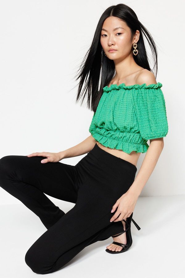 Trendyol Trendyol Green Carmen Collar Crepe Crop Knitted Blouse