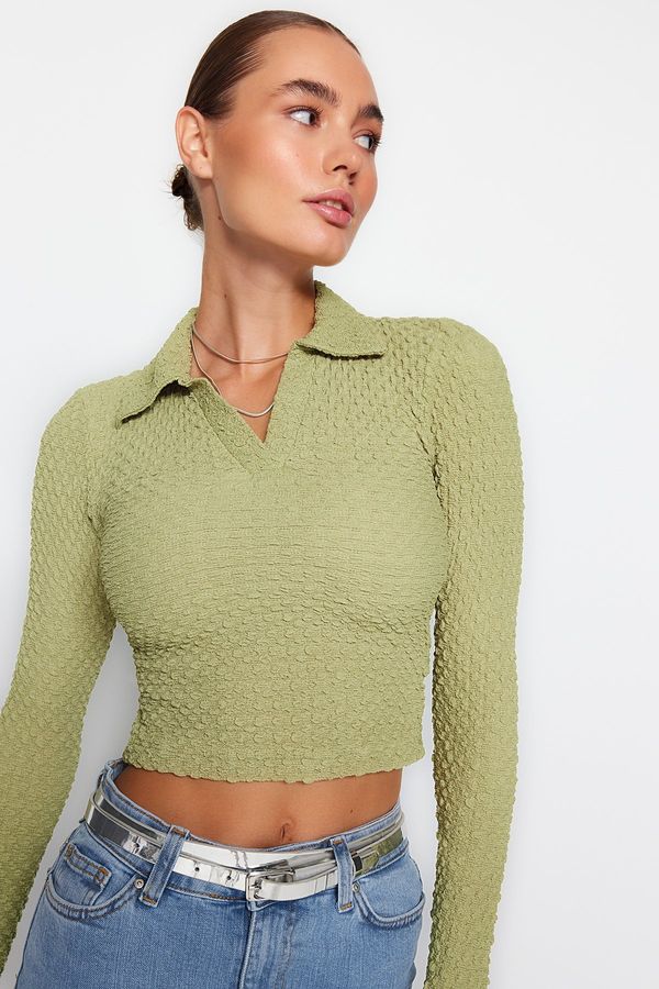 Trendyol Trendyol Green Premium Textured Fabric Polo Neck Knitted Blouse with a Fitted/Simple Crop