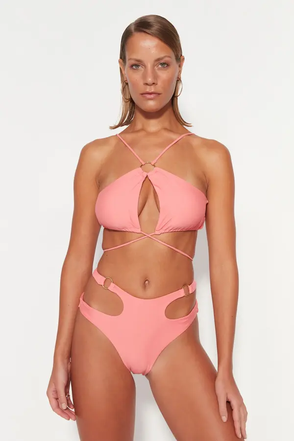 Trendyol Trendyol High Waist Normal Leg Bikini dno z rdečimi dodatki