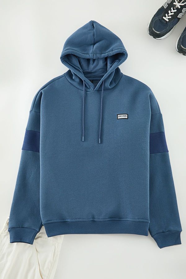 Trendyol Trendyol Indigo Oversize/Wide Cut Labeled Color Blocked Fleece Inside Sweatshirt