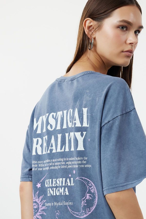 Trendyol Trendyol Indigo Oversize/Wide Pattern Washed Slogan and Back Printed 100% Cotton Knitted T-Shirt