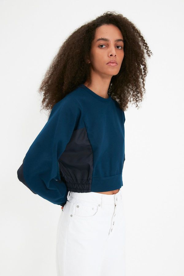 Trendyol Trendyol Indigo Parachute Fabric Sleeve Detailed Crop Knitted Slim Sweatshirt
