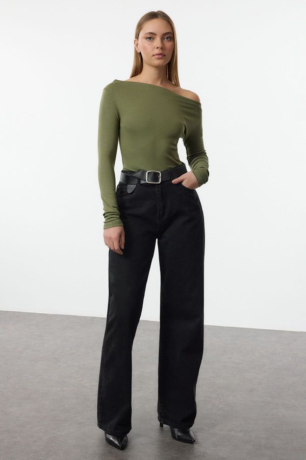 Trendyol Trendyol Khaki Plain Premium Soft Fabric Fitted/Fits the Body Boat Neck Knitted Blouse