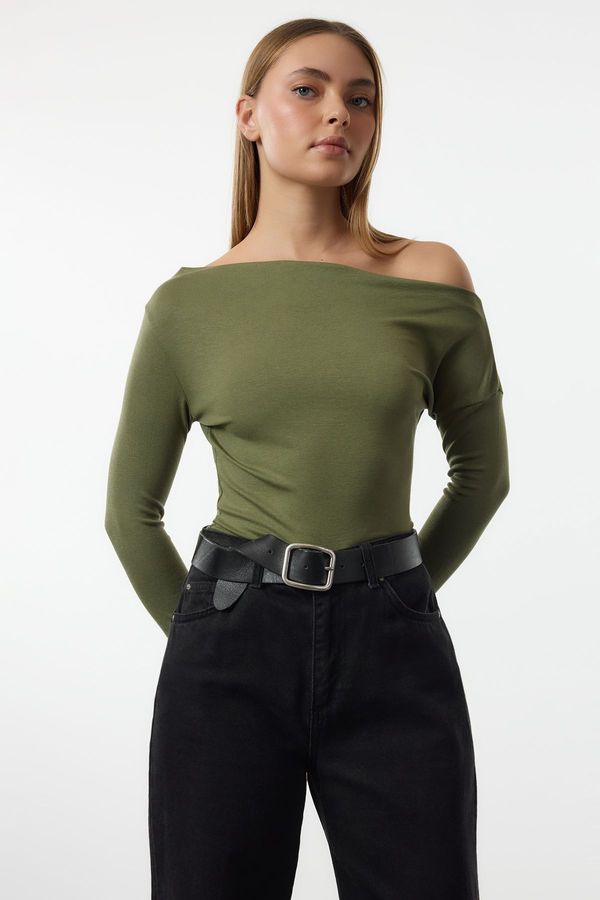 Trendyol Trendyol Khaki Plain Premium Soft Fabric Fitted/Fits the Body Boat Neck Knitted Blouse