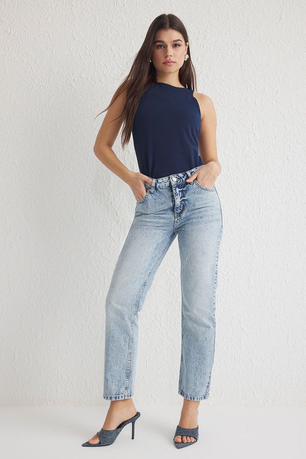 Trendyol Trendyol Light Blue Regular Waist Straight Jeans