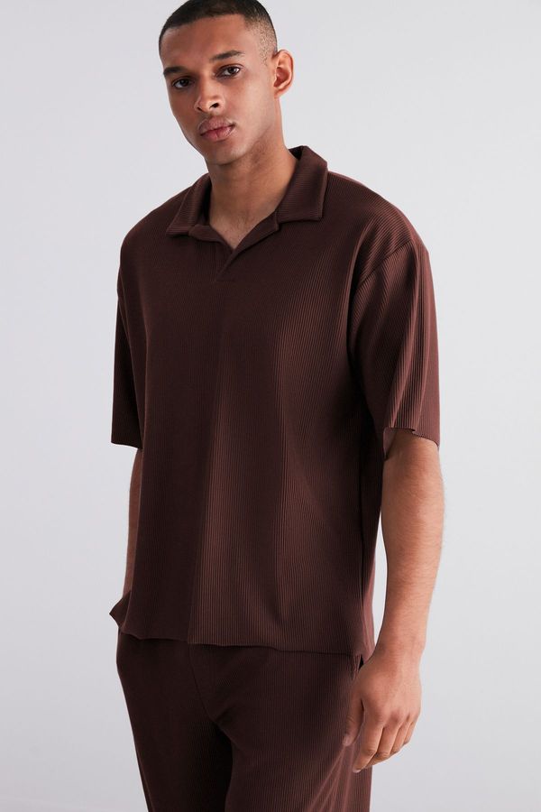 Trendyol Trendyol Limited Edition Large Size Brown Oversize Textured Ottoman Polo Collar T-Shirt