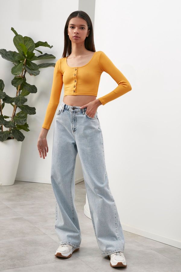 Trendyol Trendyol Mustard Long Sleeve Crew Neck Buttoned Crop Knitted Blouse
