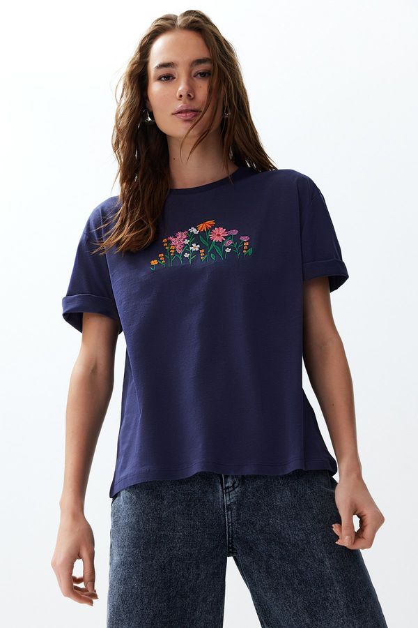 Trendyol Trendyol Navy Blue 100% Cotton Relaxed/Wide Cut Floral Embroidery Knitted T-Shirt
