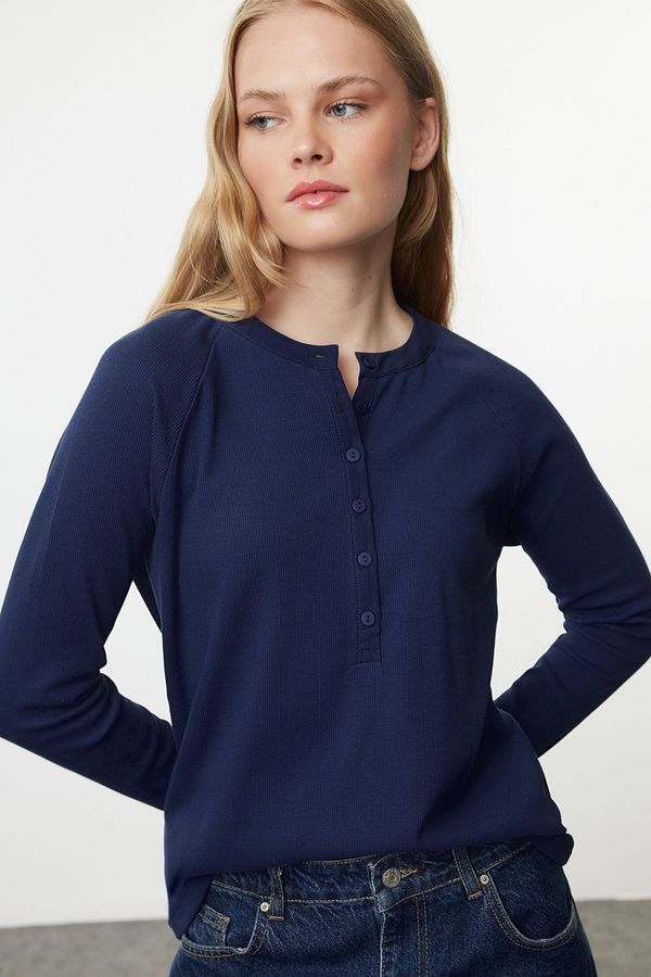 Trendyol Trendyol Navy Blue Buttoned Regular Cut Ribbed Flexible Regular Length Knitted Blouse