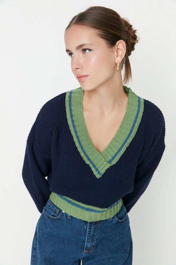Trendyol Trendyol Navy Blue Crop V-Neck Knitwear Sweater