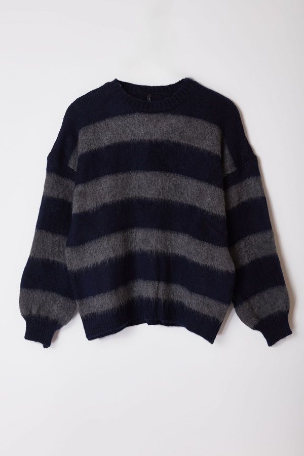 Trendyol Trendyol Navy Blue Extra Wide Knit Sweater