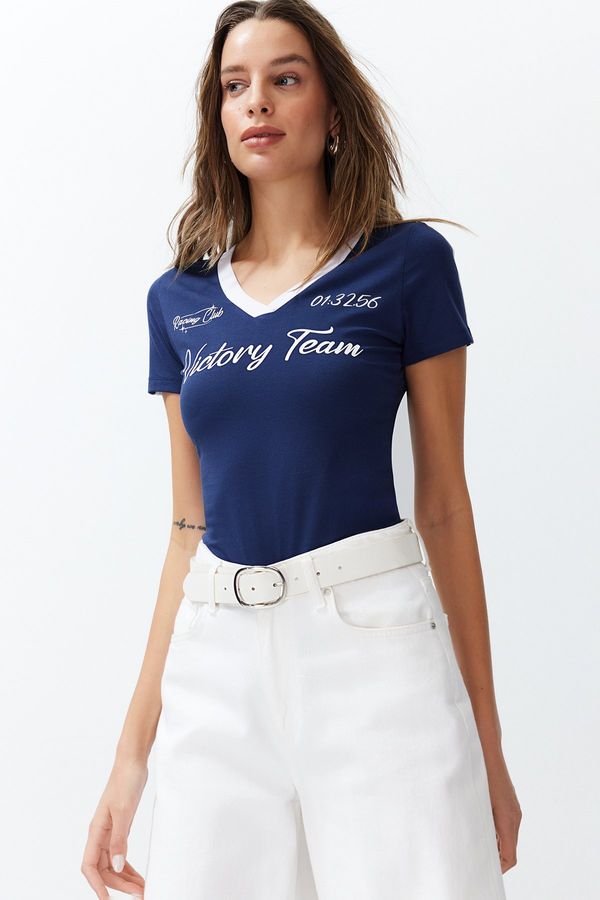 Trendyol Trendyol Navy Blue Motto Printed V Neck Regular/Regular Fit Knitted T-Shirt