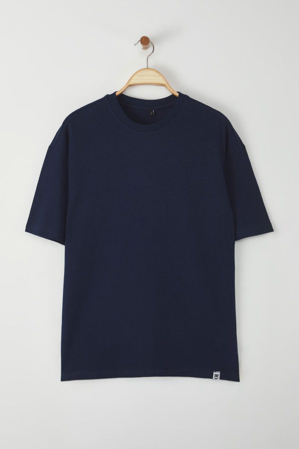 Trendyol Trendyol Navy Blue Oversize/Wide Cut 100% Cotton Printed T-Shirt