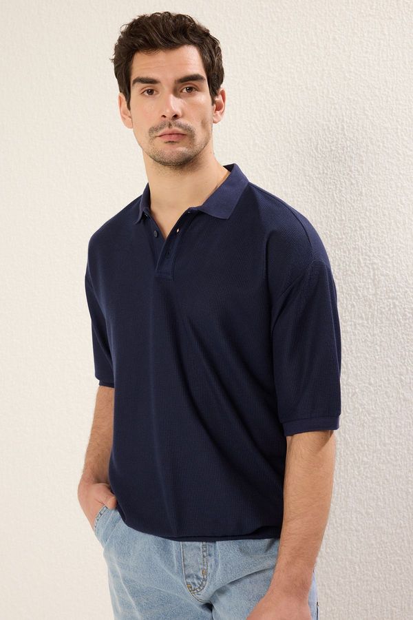 Trendyol Trendyol Navy Blue Oversize/Wide Textured Cut Polo Neck T-shirt