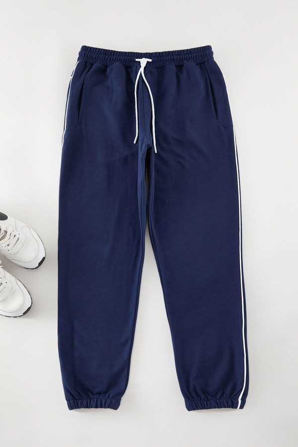 Trendyol Trendyol Navy Blue Regular Cut Sweatpants