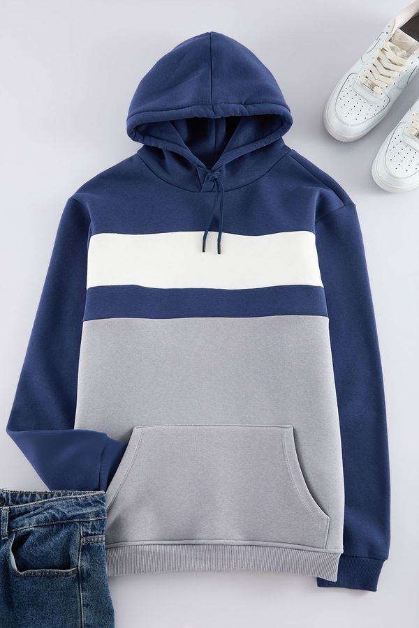 Trendyol Trendyol Navy Blue Regular/Normal Cut Color Block Hooded Fleece Inside Sweatshirt