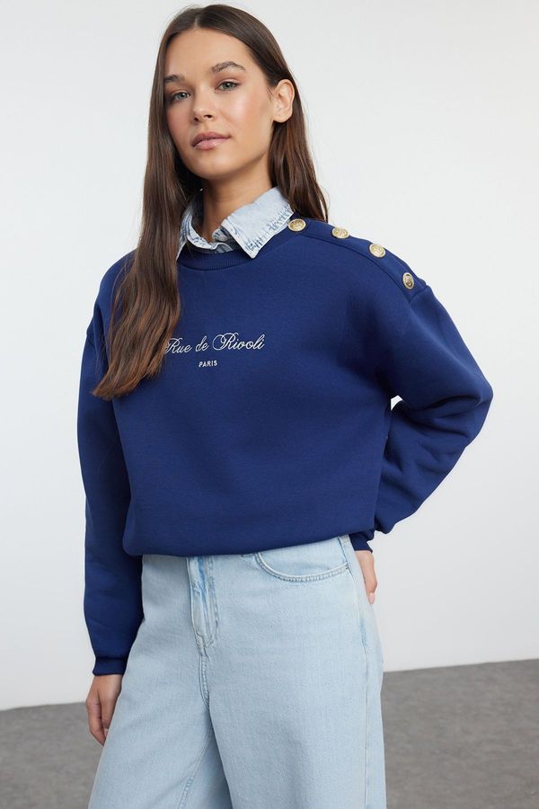 Trendyol Trendyol Navy Blue Slogan Embroidered Button Detailed Regular Fit Thick Inside Fleece Knitted Sweatshirt