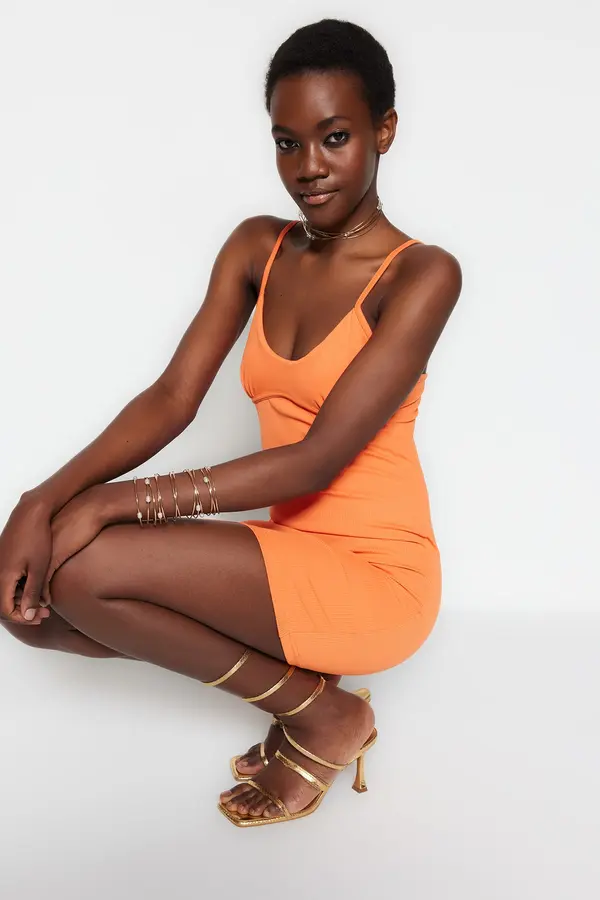 Trendyol Trendyol oranžna pletena elegantna večerna obleka