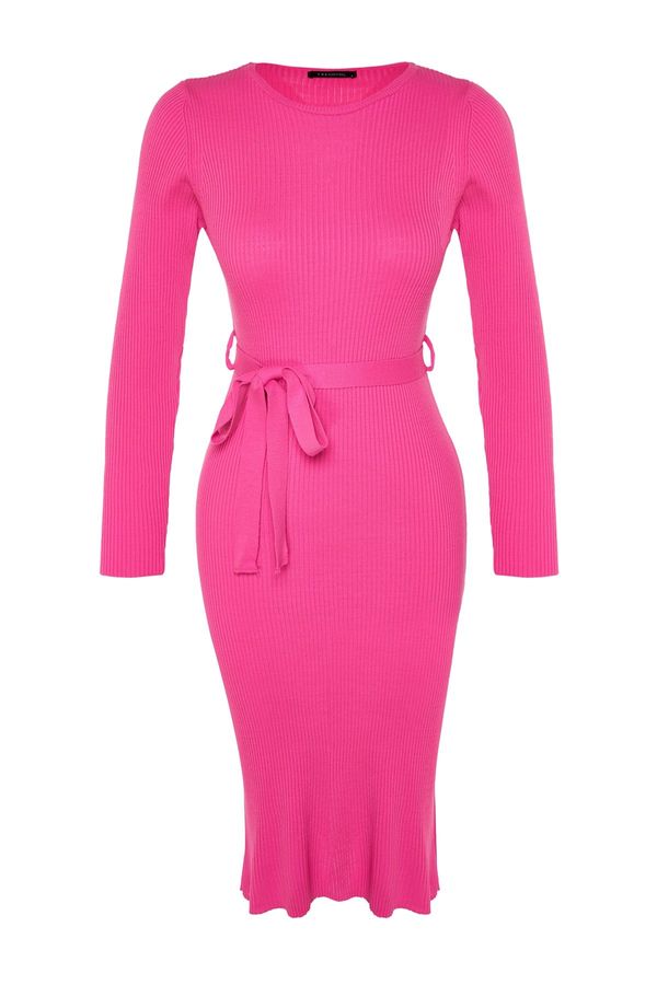 Trendyol Trendyol Pink Midi pletenina obleka s podrobnostmi pasu