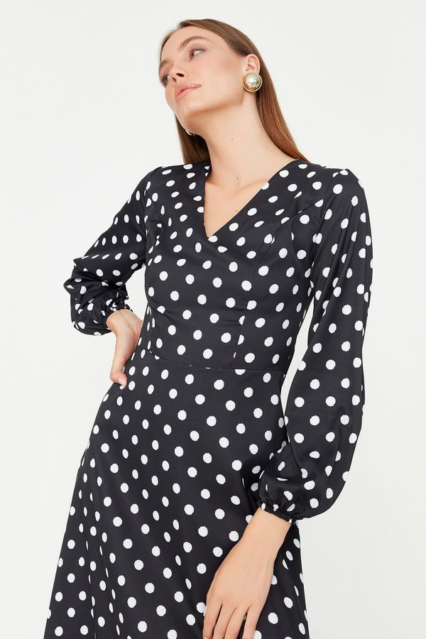 Trendyol Trendyol polka dot midi tkana obleka