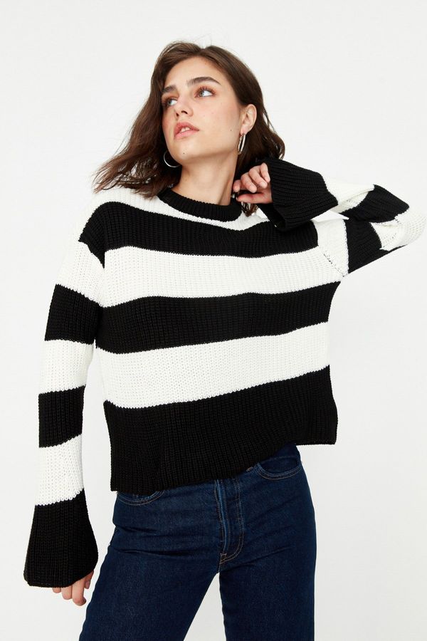 Trendyol Trendyol pulover za pletenine s črnimi črtastimi črtami