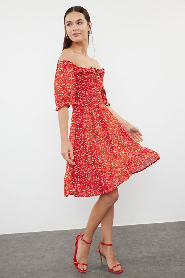 Trendyol Trendyol Red Flower Patterned Skirt Opening at the Waist Madonna Collar Viscose Woven Dress