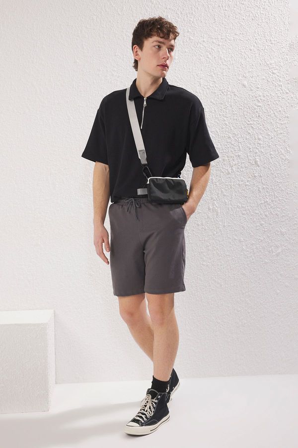 Trendyol Trendyol Smoke Brown Basic Regular Mid Length/Normal Cut Plain Shorts