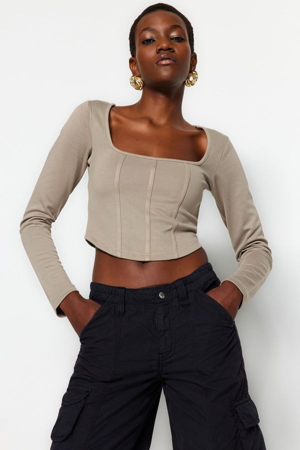 Trendyol Trendyol Stone Piping Detail Square Neck Fitted/Situated Crop Interlock Knitted Blouse